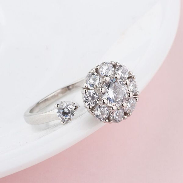 beautiful woman rotating zircon ring simple and refined temperament can turn the ring with accessories banquet party gift, Golden;silver
beautiful woman rotating zircon ring simple and refined temperament can turn the ring with accessories banquet party gift, Golden;silver