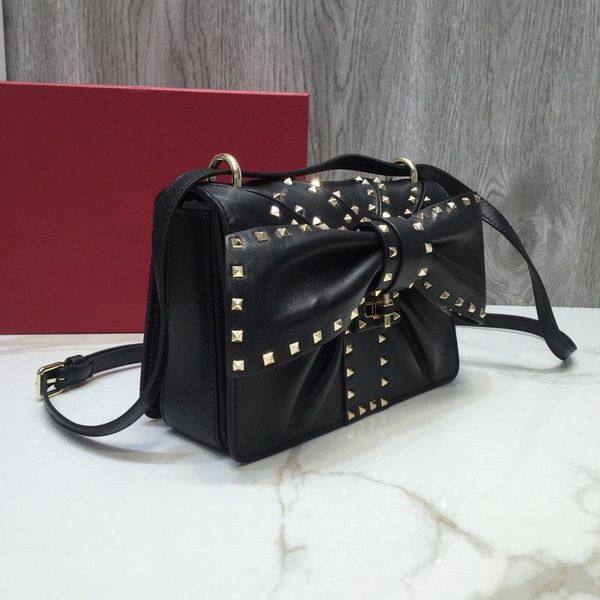 2020 new handbags fashion handbags purses woman fashion bags genuine leather handbags superstar show style bags
2020 new handbags fashion handbags purses woman fashion bags genuine leather handbags superstar show style bags