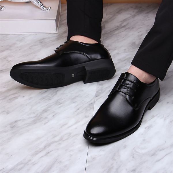 new brand classic man pointed toe dress shoes mens patent leather black wedding shoes oxford formal big size 2020
new brand classic man pointed toe dress shoes mens patent leather black wedding shoes oxford formal big size 2020