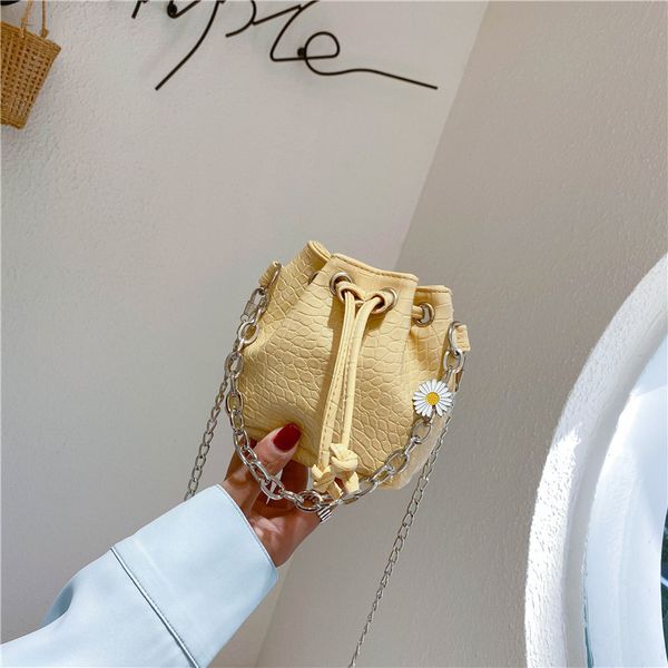 2020 new shoulder bag women's casual fashion korean bucket bag messenger chain solid color pumping ladies
2020 new shoulder bag women's casual fashion korean bucket bag messenger chain solid color pumping ladies