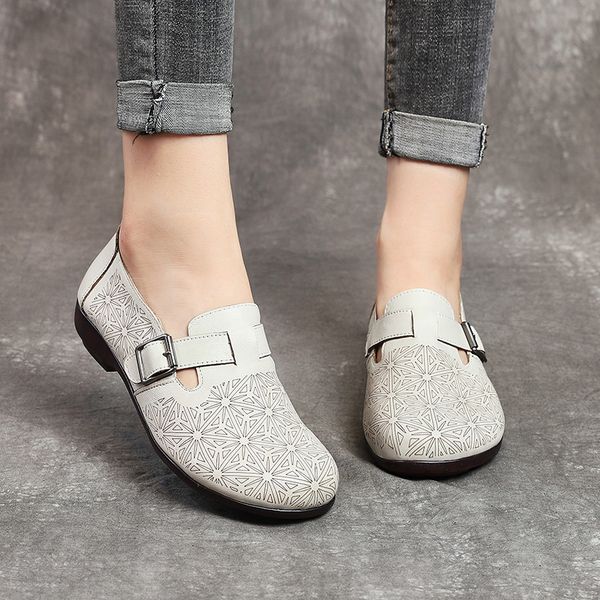 alishinrey 2020 new retro genuine leather flats shoes women casual loafers soft sole driving shoes woman vintage flower flats, Black
alishinrey 2020 new retro genuine leather flats shoes women casual loafers soft sole driving shoes woman vintage flower flats, Black
