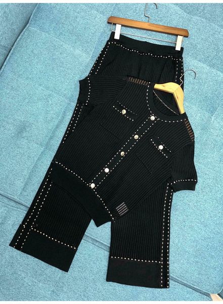 2019 designer black /white short sleeves buttons women's and long pants knitting 2 pieces sets womens yy-79
2019 designer black /white short sleeves buttons women's and long pants knitting 2 pieces sets womens yy-79