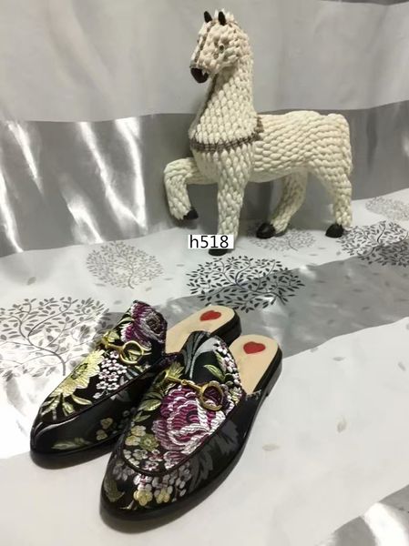 with box luxury 423513 princetown designer classic slippery metal buckle beach slippers soft lazy shoeslovers slippers size 40, Black
with box luxury 423513 princetown designer classic slippery metal buckle beach slippers soft lazy shoeslovers slippers size 40, Black