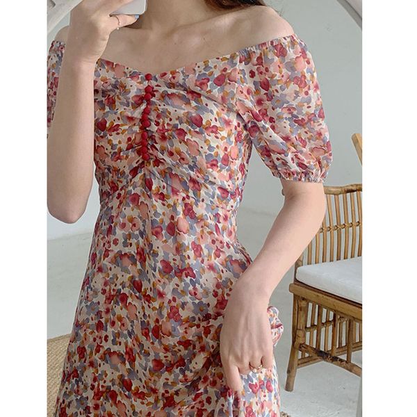 net red retro chiffon dress female 2020 summer new v-neck french platycodon grandiflorum small floral long skirt tide
net red retro chiffon dress female 2020 summer new v-neck french platycodon grandiflorum small floral long skirt tide