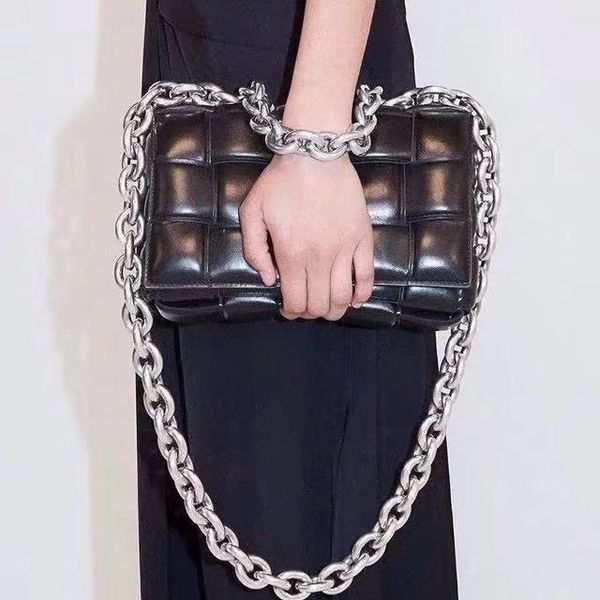 2020 cowhide leather women crossbody bag weave real leather chain messenger bags purses and handbags ladies clutches evening bag
2020 cowhide leather women crossbody bag weave real leather chain messenger bags purses and handbags ladies clutches evening bag