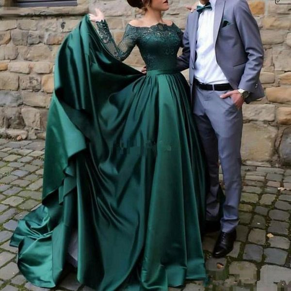 dark green evening dresses long sleeves prom dress lace applique vintage plus size long formal party gowns saudi arabia vestido de fiesta, Black;red
dark green evening dresses long sleeves prom dress lace applique vintage plus size long formal party gowns saudi arabia vestido de fiesta, Black;red