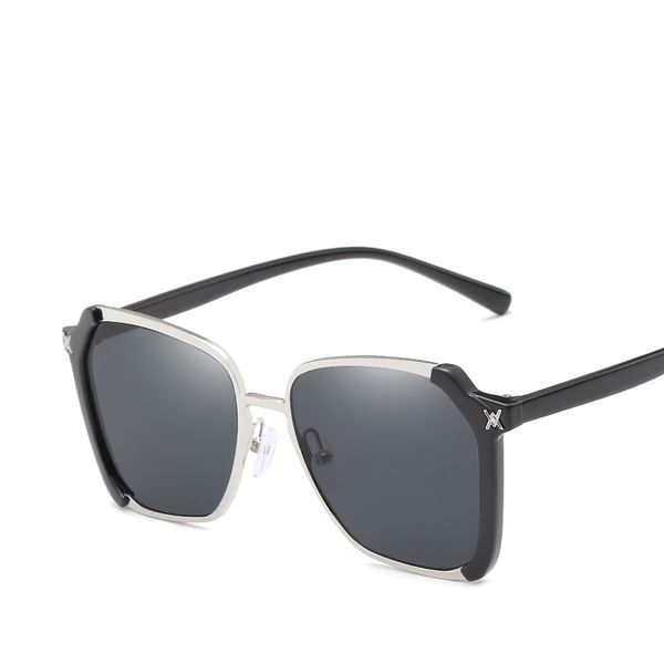 1pcs brand designer sunglasses fashion men women uv400 protection retro eyewear sport vintage sun glasses with case and box, White;black
1pcs brand designer sunglasses fashion men women uv400 protection retro eyewear sport vintage sun glasses with case and box, White;black