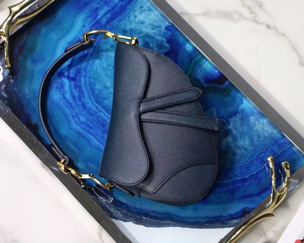 new ladies handbags big designer saddle bag fashion casual style ladies leather handbags high-end quality covered dinner bag
new ladies handbags big designer saddle bag fashion casual style ladies leather handbags high-end quality covered dinner bag