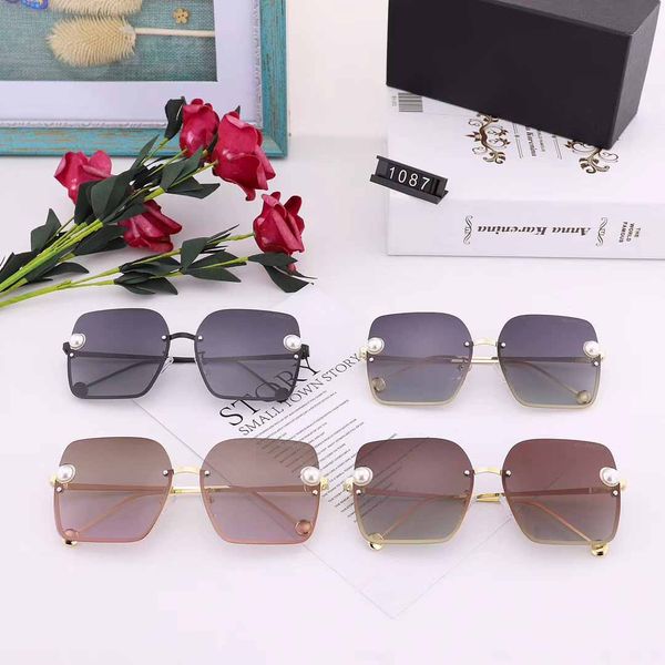 new stylish fashion designer sunglasses 1067 round frame ladies generous style uv400 protection eyewear with box
new stylish fashion designer sunglasses 1067 round frame ladies generous style uv400 protection eyewear with box