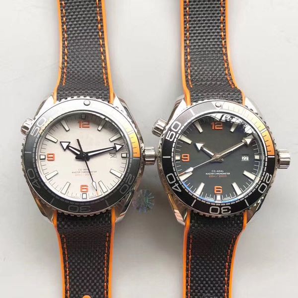 wholesale luxury men's casual watch, surface diameter 45mm, exquisite appearance appears high-end, mechanical waterproof, sports diving, Slivery;brown
wholesale luxury men's casual watch, surface diameter 45mm, exquisite appearance appears high-end, mechanical waterproof, sports diving, Slivery;brown