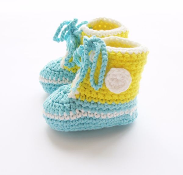 baby slippers hand crochet newborn crib shoes baby booties for 0-12 months
baby slippers hand crochet newborn crib shoes baby booties for 0-12 months