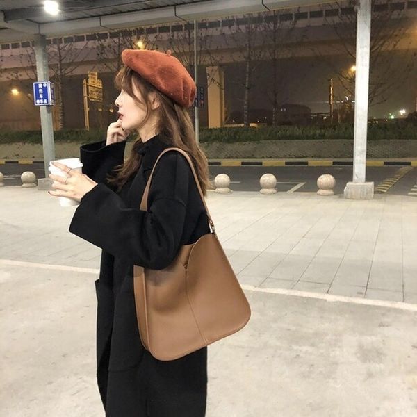 2020 new temperament solid color commuting mother and child bag korean simple pu bag shoulder messenger female
2020 new temperament solid color commuting mother and child bag korean simple pu bag shoulder messenger female