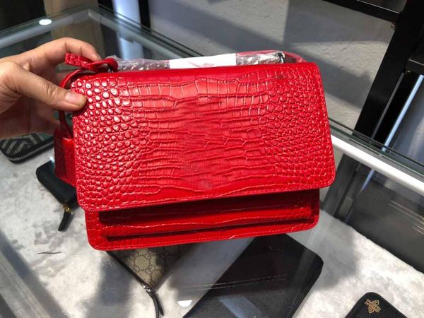 2019 arrival fashion women shoulder bag crocodile leather size purse rivet bag shoulder bag female vintage 22cm
2019 arrival fashion women shoulder bag crocodile leather size purse rivet bag shoulder bag female vintage 22cm