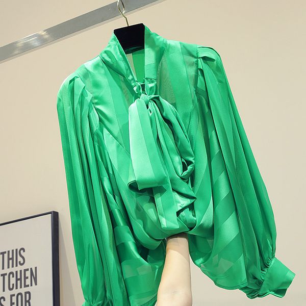 2020 white and black fall blusas green women korean tie-up pure-color shirts girls ladies lantern sleeve bow collar shirt blouse femme
2020 white and black fall blusas green women korean tie-up pure-color shirts girls ladies lantern sleeve bow collar shirt blouse femme