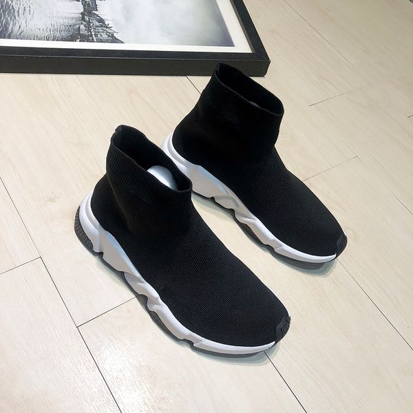 новые моды мужчин и женщин дизайнерская обувь париж известный luxury speed trainer с белой текстуры подошва top quality кроссовки мужские
новые моды мужчин и женщин дизайнерская обувь париж известный luxury speed trainer с белой текстуры подошва top quality кроссовки мужские