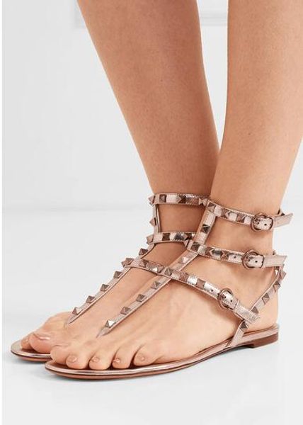 famous ladies studs sandals leather black nude brown women's flat summer rock gladiator sandals party dress zapatos mujer with box
famous ladies studs sandals leather black nude brown women's flat summer rock gladiator sandals party dress zapatos mujer with box
