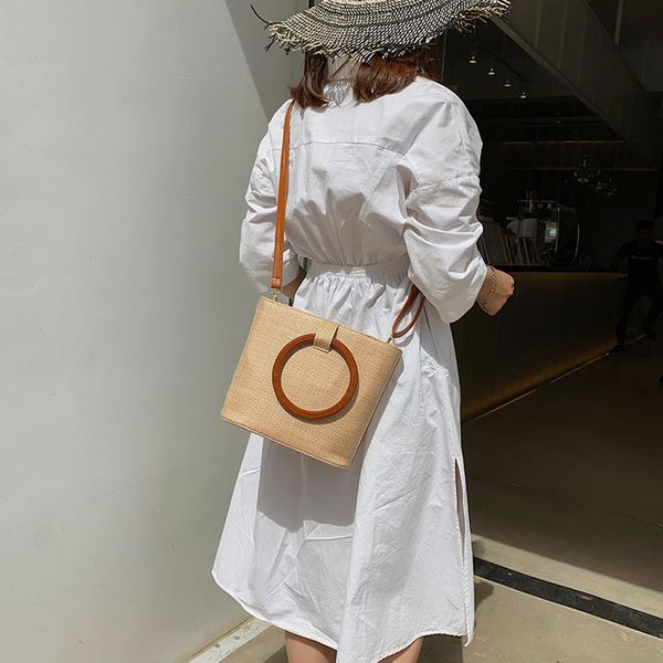 women shoulder bag trendy beach elegant straw bucket bag burlap square messenger torebka wiklinowa bolsa playa grande
women shoulder bag trendy beach elegant straw bucket bag burlap square messenger torebka wiklinowa bolsa playa grande