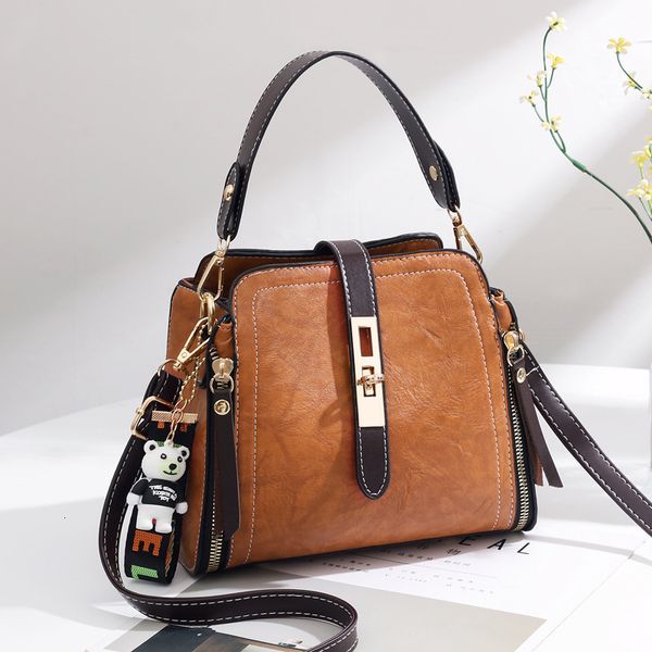 2019 summer woman package leisure time woman the tide all-match messenger single shoulder package bucket woman package
2019 summer woman package leisure time woman the tide all-match messenger single shoulder package bucket woman package