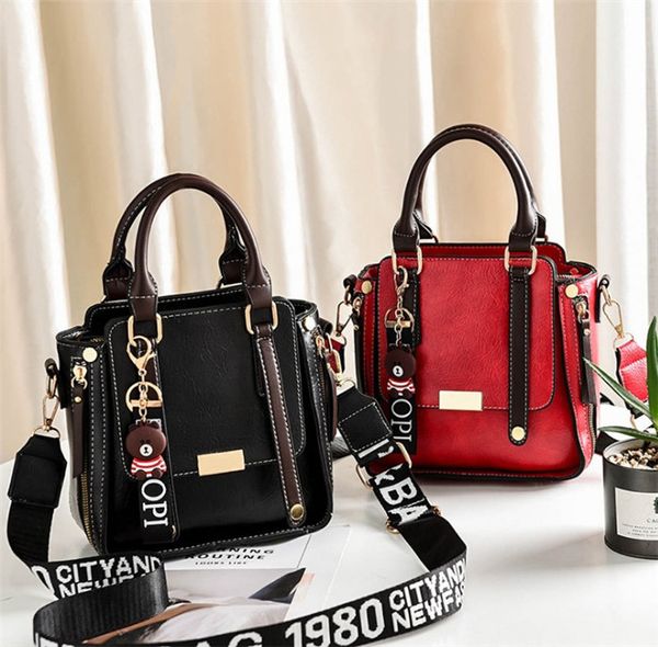 atmospheric girl small bag 2020 new european and american trend handbag korean female bag wild simple fashion shoulder messenger bag female
atmospheric girl small bag 2020 new european and american trend handbag korean female bag wild simple fashion shoulder messenger bag female