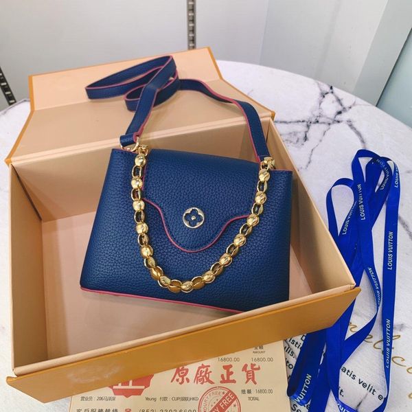 classic lady's handbag 5a high-end custom quality handbag fashion business casual style metal accessories with long shoulder strapad
classic lady's handbag 5a high-end custom quality handbag fashion business casual style metal accessories with long shoulder strapad