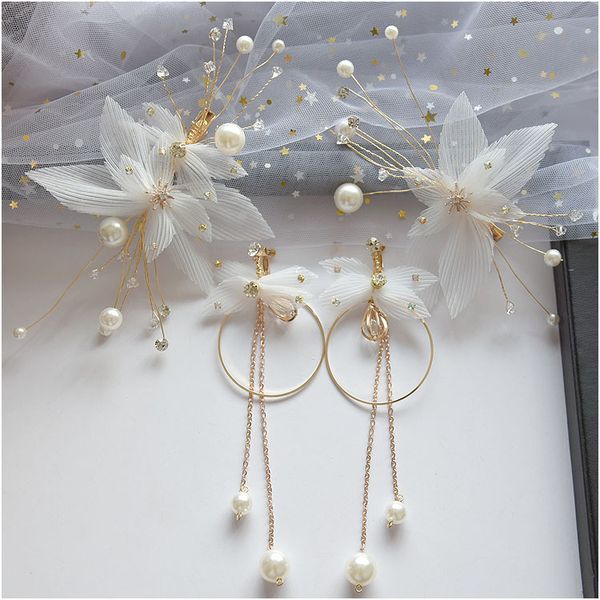 new bride's marriage headdress barrettes flower studio creative modeling bridesmaid headdress wedding hair accessories, Golden;white
new bride's marriage headdress barrettes flower studio creative modeling bridesmaid headdress wedding hair accessories, Golden;white