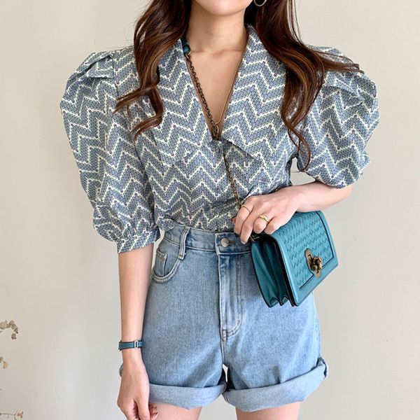 blouse women 2020 summer streetwear korean fashion clothes vintage geometric loose casual puff sleeve chiffon ladies shirts, White
blouse women 2020 summer streetwear korean fashion clothes vintage geometric loose casual puff sleeve chiffon ladies shirts, White
