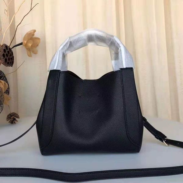 designer lady bucket handbag luxury crossbody bags female shoulder bags tote bag women purse handbags classic temperament 
designer lady bucket handbag luxury crossbody bags female shoulder bags tote bag women purse handbags classic temperament