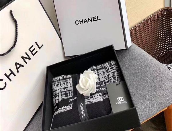 with box+scarf winter luxury 100% cashmere scarf, classic big-letter scarves for both male and female designers, as a gift, Blue;gray 
with box+scarf winter luxury 100% cashmere scarf, classic big-letter scarves for both male and female designers, as a gift, Blue;gray