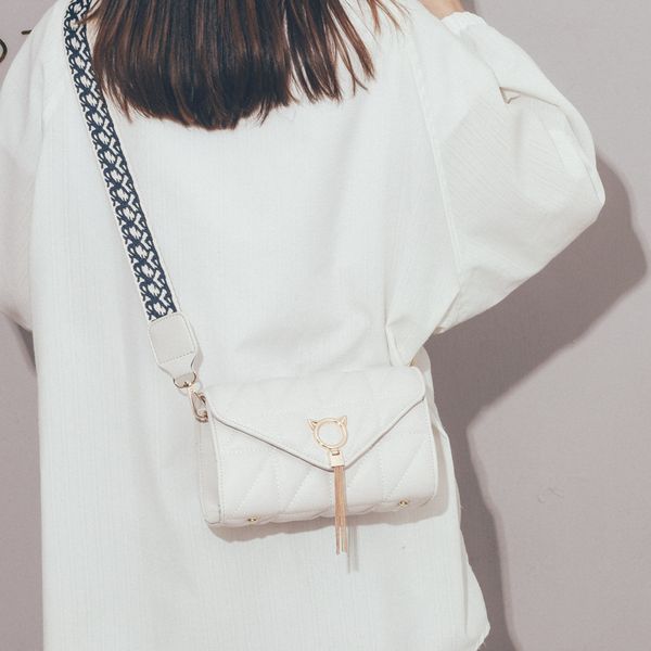 broadband oblique satchel chic small ck genuine leather woman package 2020 small square package texture diamond lattice handbags luxury bag
broadband oblique satchel chic small ck genuine leather woman package 2020 small square package texture diamond lattice handbags luxury bag