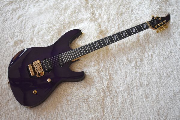 Factory cu tom purple electric guitar with floyd ro e gold hardware h pickup can be cu tomized
Factory cu tom purple electric guitar with floyd ro e gold hardware h pickup can be cu tomized