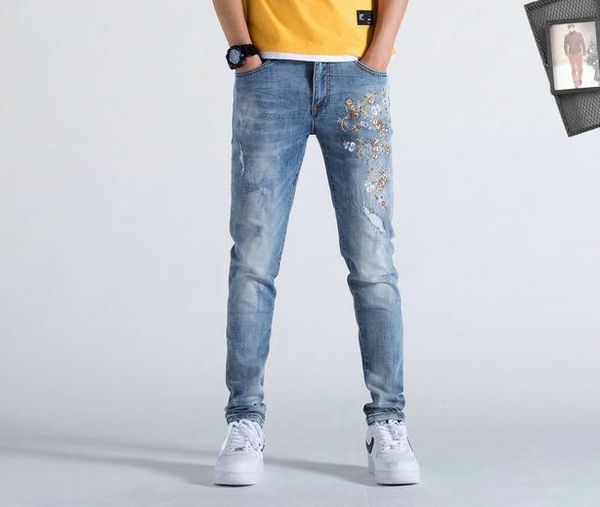 джинсы модный тренд дышащая мужская ручная цветочная вышивка мужские повседневные дикие удобные джинсы, Blue
джинсы модный тренд дышащая мужская ручная цветочная вышивка мужские повседневные дикие удобные джинсы, Blue