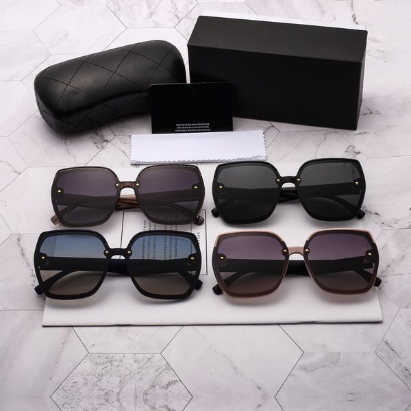 2020 new fashion stainless steel hollow out ultra light design mirror leg ladies fashion polarized sunglasses model 9022, White;black
2020 new fashion stainless steel hollow out ultra light design mirror leg ladies fashion polarized sunglasses model 9022, White;black