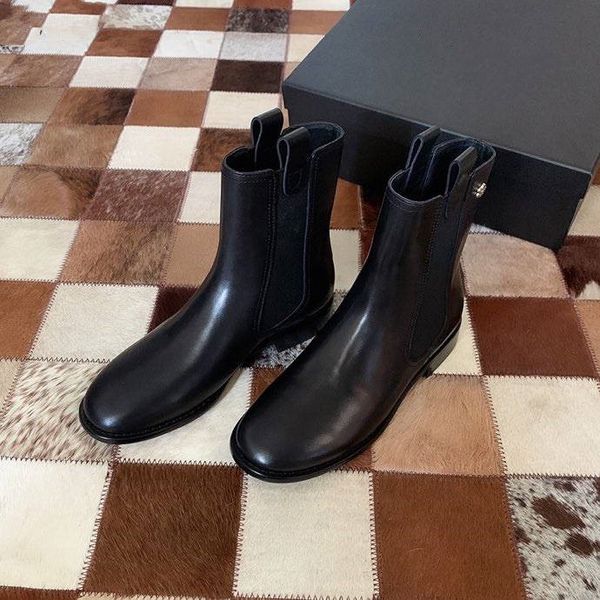 2019 new cowboy booties fashion designer women luxury shoes black/brown boots genuine leather ankle boots flat bottom
2019 new cowboy booties fashion designer women luxury shoes black/brown boots genuine leather ankle boots flat bottom