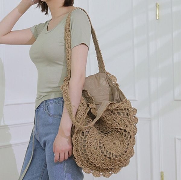 round straw beach bag vintage handmade woven shoulder bag fashion flower handbag summer vacation casual bags ins new 2019
round straw beach bag vintage handmade woven shoulder bag fashion flower handbag summer vacation casual bags ins new 2019
