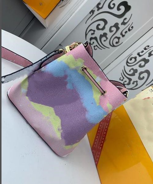 real shoulder presbyopic wholesale purse fashion bag colorful bag messenger tote shopping women leather handbags famous wkhoj, Red;black
real shoulder presbyopic wholesale purse fashion bag colorful bag messenger tote shopping women leather handbags famous wkhoj, Red;black