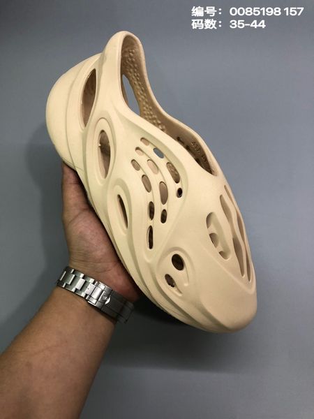 2020 new kanye west form runner sandal triple black white total orange bone men women fashion comfortable luxury designer sandals
2020 new kanye west form runner sandal triple black white total orange bone men women fashion comfortable luxury designer sandals