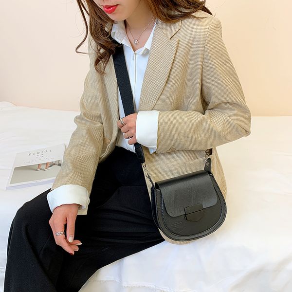 senior sense bag female 2020 new korean version of the broadband single shoulder saddle bag hong kong style retro crossbody
senior sense bag female 2020 new korean version of the broadband single shoulder saddle bag hong kong style retro crossbody