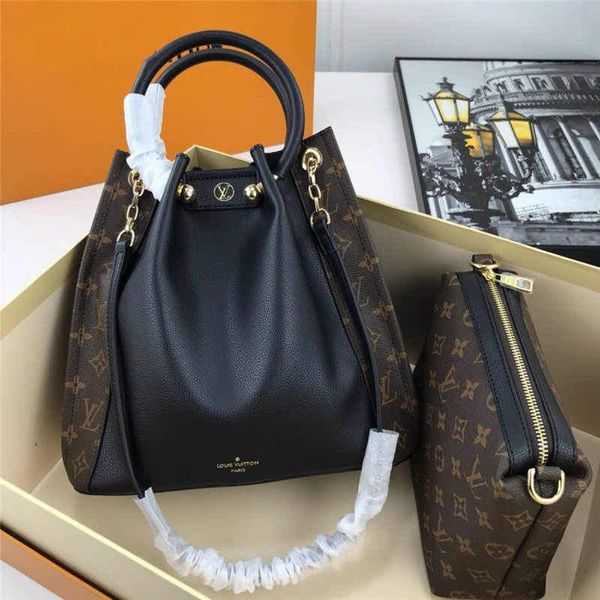summer 2020 new female male same style 44558 handbag vegetable basket bag leather ring designer black red pink
summer 2020 new female male same style 44558 handbag vegetable basket bag leather ring designer black red pink