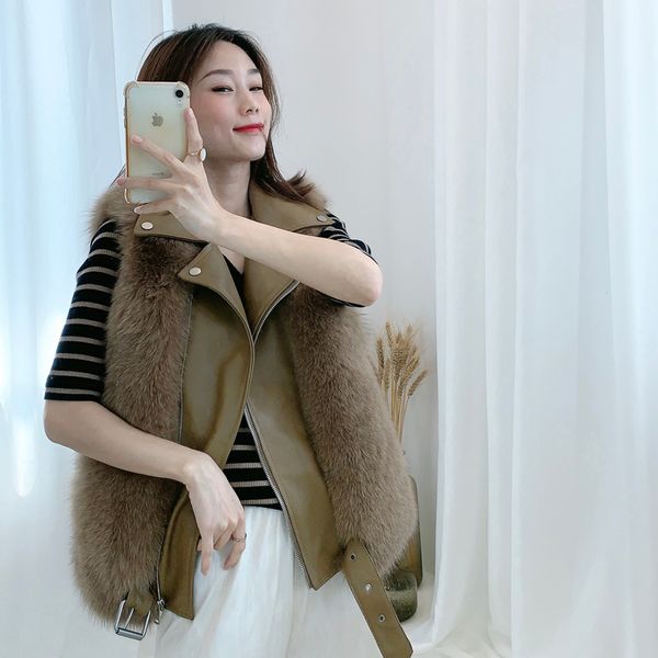 brand 2020 real fur coat winter jacket women natural fur vest genuine leather outerwear streetwear turn-down collar casual, Black 
brand 2020 real fur coat winter jacket women natural fur vest genuine leather outerwear streetwear turn-down collar casual, Black