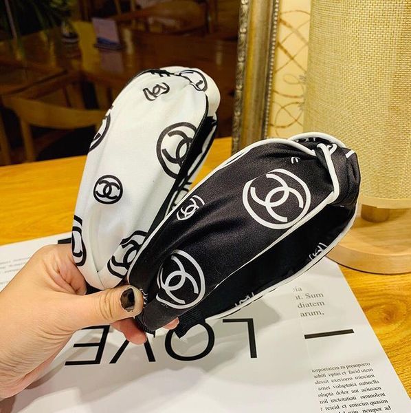 2020 fashionable and unique headband travel party dinner headband simple cloth art head deduction card ing, Silver
2020 fashionable and unique headband travel party dinner headband simple cloth art head deduction card ing, Silver