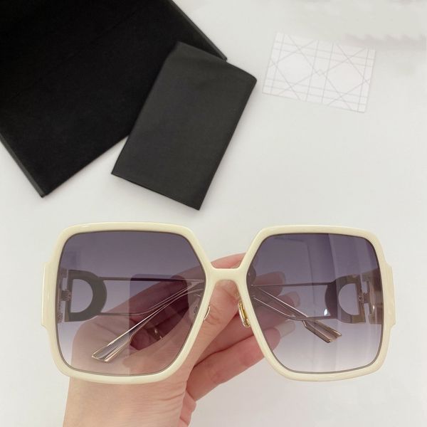 the new design is applicable to all kinds of face shape, light and comfortable square eyeglass frame glasses 106201 the high quality
the new design is applicable to all kinds of face shape, light and comfortable square eyeglass frame glasses 106201 the high quality