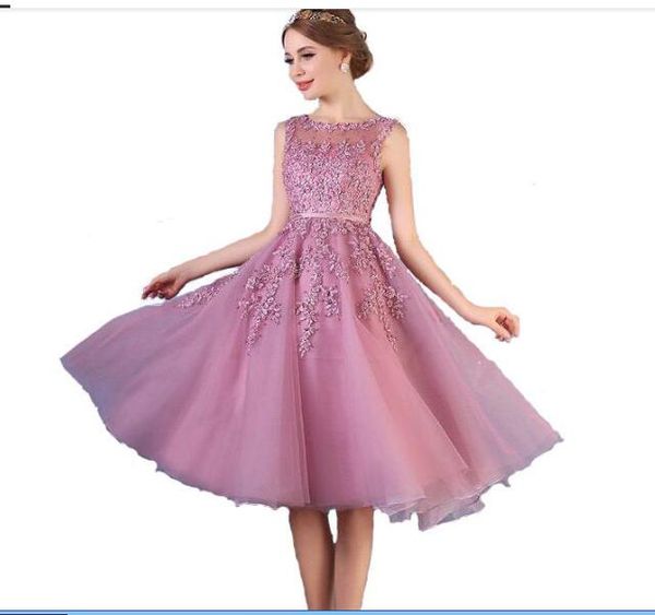 2020 new crew neck lace a line knee length homecoming dresses organza applique beaded short cocktail party dress evening gowns, Red
2020 new crew neck lace a line knee length homecoming dresses organza applique beaded short cocktail party dress evening gowns, Red