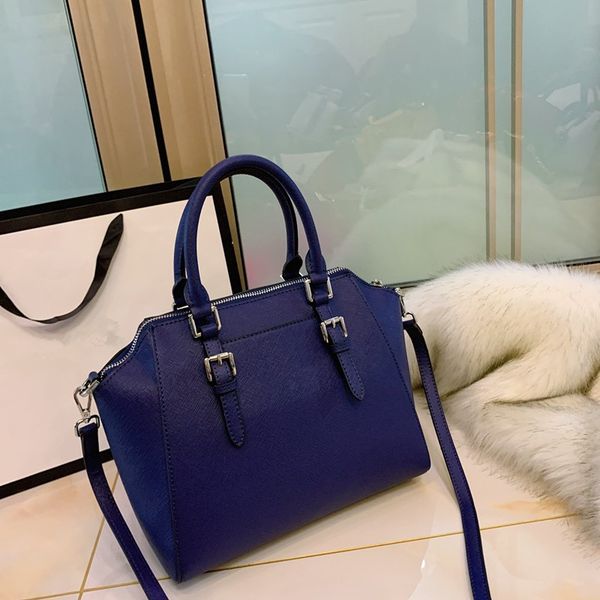 high-end 2020 european and american fashion cross - grain cowhide dumpling bag leather bag women's one-shoulder cross-body women's
high-end 2020 european and american fashion cross - grain cowhide dumpling bag leather bag women's one-shoulder cross-body women's