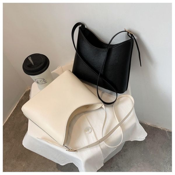 2020 hong kong style retro forest simple bucket bag ins fashion high-capacity student broadband one-shoulder armpit bag female
2020 hong kong style retro forest simple bucket bag ins fashion high-capacity student broadband one-shoulder armpit bag female