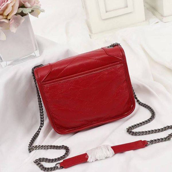 fashionable lady handbag high-end custom quality handbag classic business leisure fashion metal jewelry with long shoulder straps 21744
fashionable lady handbag high-end custom quality handbag classic business leisure fashion metal jewelry with long shoulder straps 21744