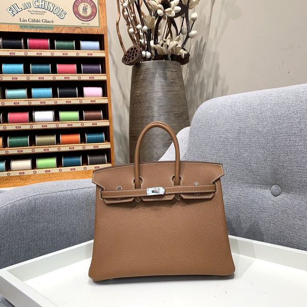 new bag new designer fashion handbag, cowhide,production ladies handbag with hardware, perfect workmanship
new bag new designer fashion handbag, cowhide,production ladies handbag with hardware, perfect workmanship