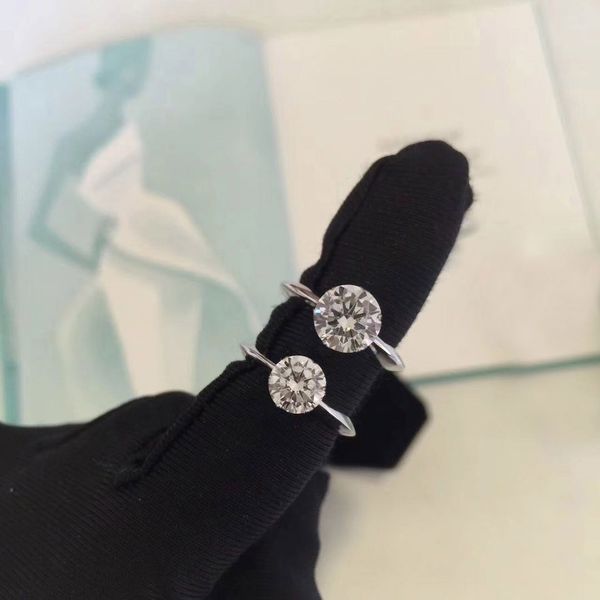2020 designer new diamond ring bague anillos women wedding wedding engagement couple gift jewelry, Slivery;golden
2020 designer new diamond ring bague anillos women wedding wedding engagement couple gift jewelry, Slivery;golden