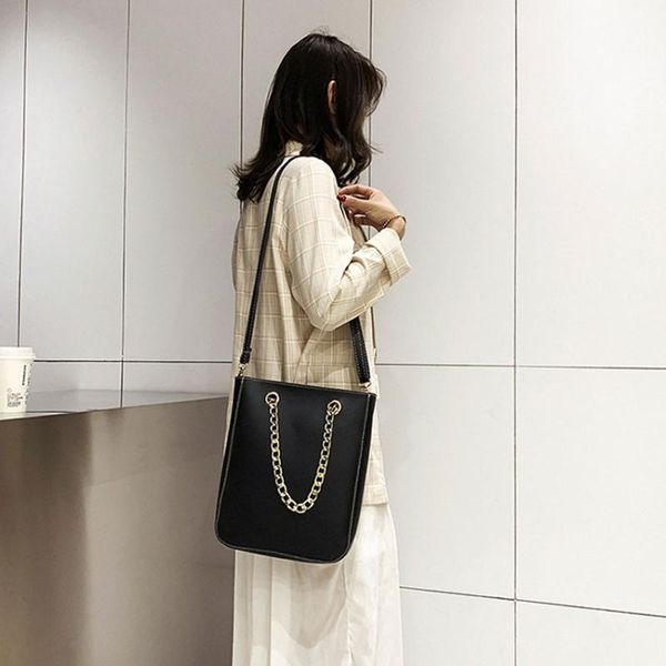 ljt 2020 new korean fashion simple chain shoulder messenger bag brand design women handbags quality pu leather women's totes bag
ljt 2020 new korean fashion simple chain shoulder messenger bag brand design women handbags quality pu leather women's totes bag
