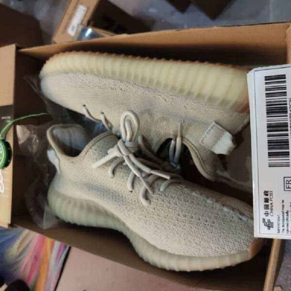 socks shoe sneakers new marsh shoes kanye west tail light men women running shoes with box ing
socks shoe sneakers new marsh shoes kanye west tail light men women running shoes with box ing