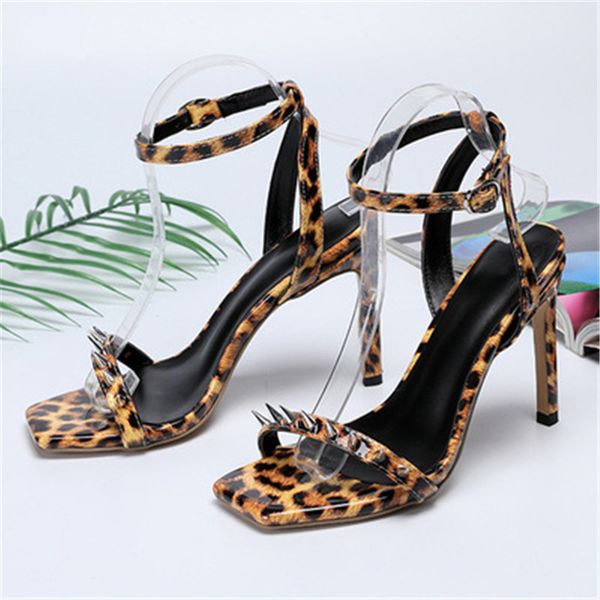 jawakye sexy leopard заклепки сандалия женщины указывали супер высокой пятки шпилек квадратного toe пряжка ремешок партии обуви женщина y200, Black
jawakye sexy leopard заклепки сандалия женщины указывали супер высокой пятки шпилек квадратного toe пряжка ремешок партии обуви женщина y200, Black